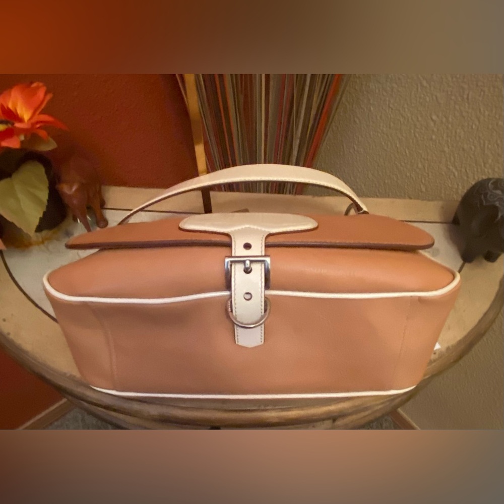 Prada Vitello - EUC - Daino Leather Shoulder Bag - Like New, Pristine! - Picture 7 of 16